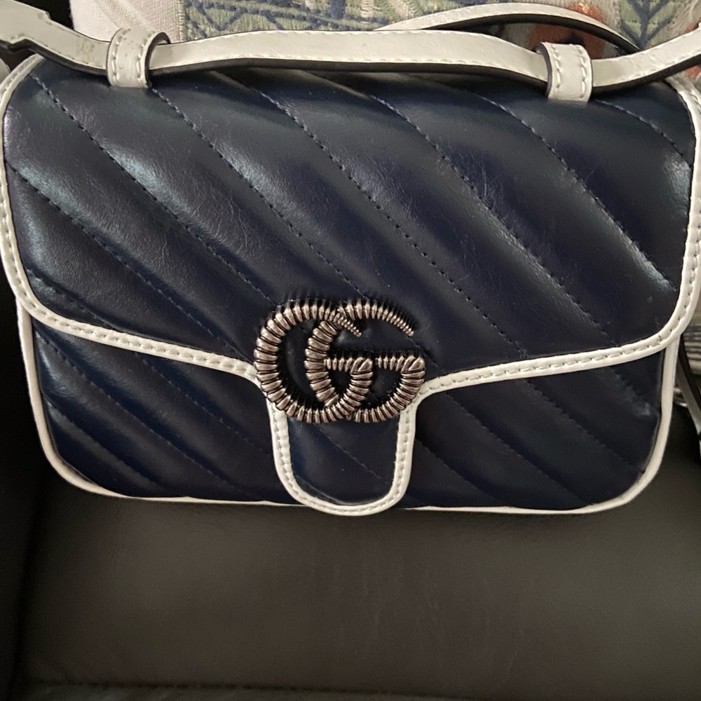 Authentic navy and white Gucci crossbody
